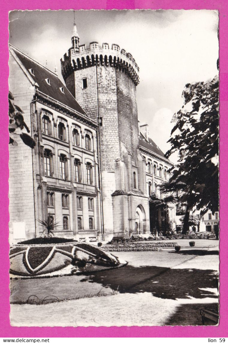 294112 / France - ANGOULEME (Charente) L'Hotel De Ville PC 1962 USED 0.05+25 Fr. Marianne De Decaris Blason D'Oran Flam - Lettres & Documents