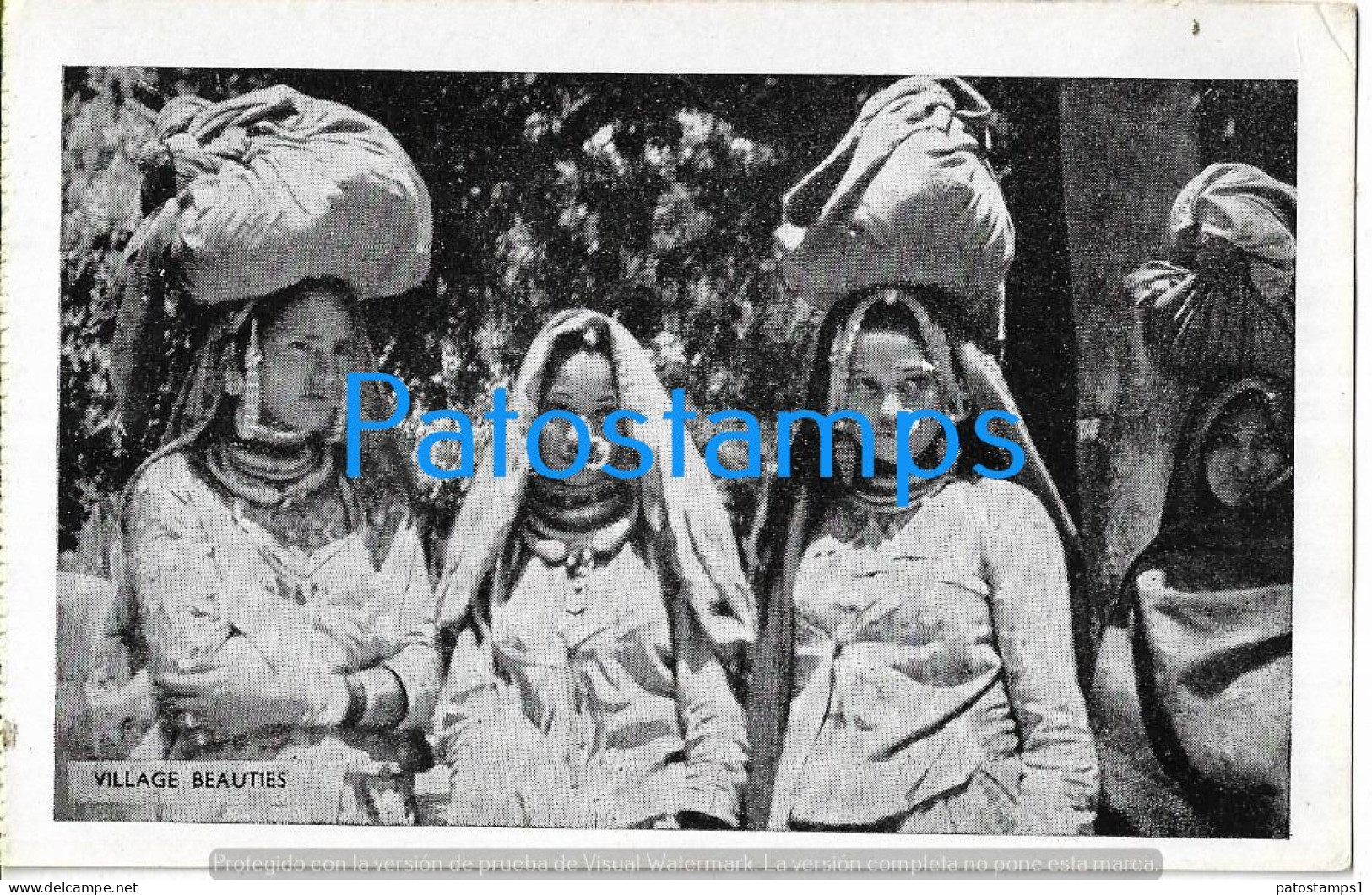 228986 NEPAL COSTUMES NATIVE WOMAN'S VILLAGE BEAUTIES POSTAL POSTCARD - Nepal