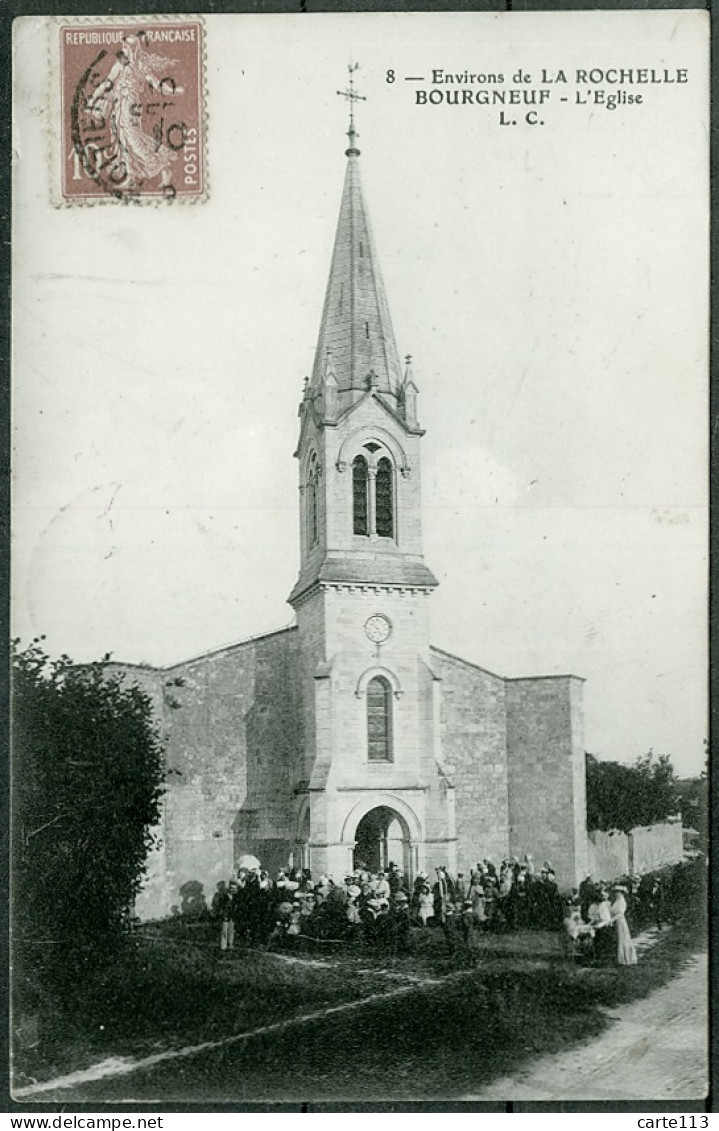 17 - B8551CPA - BOURGNEUF - église  - Sortie De Messe - Bon état - CHARENTE-MARITIME - Other & Unclassified