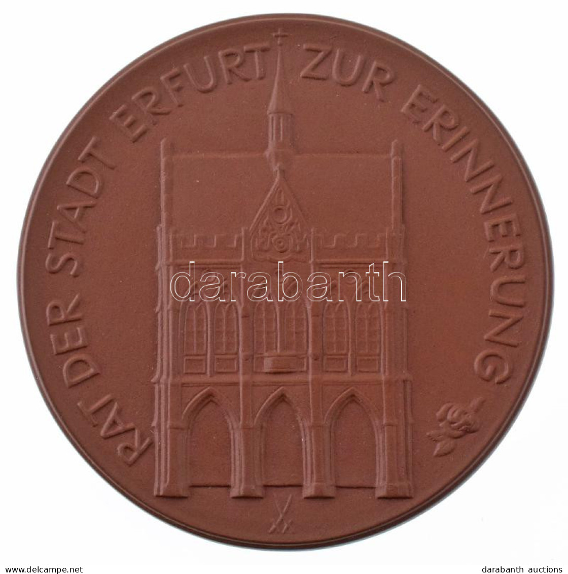 NDK DN "Erfurt Városi Tanácsa Emlékül" Jelzett Meisseni Porcelán Emlékérem Eredeti Dísztokban (78mm) T:UNC GDR ND "Rat D - Non Classés