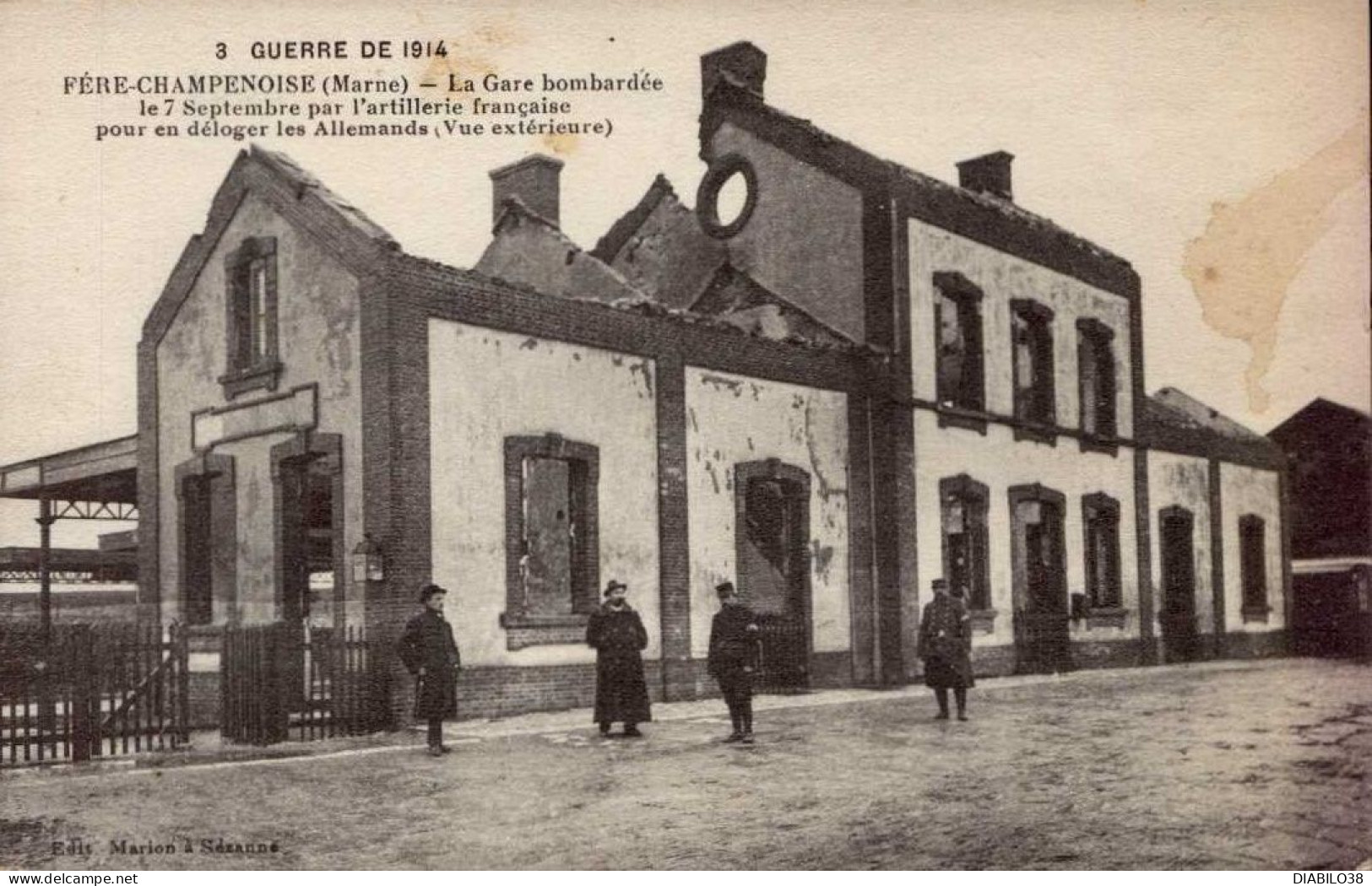 GUERRE DE 1914  _ LOT DE 3 CARTES . FERE-CHAMPENOISE . LA GARE BOMBARDEE . . . VILLAGE DE MAURUPT . . - War 1914-18