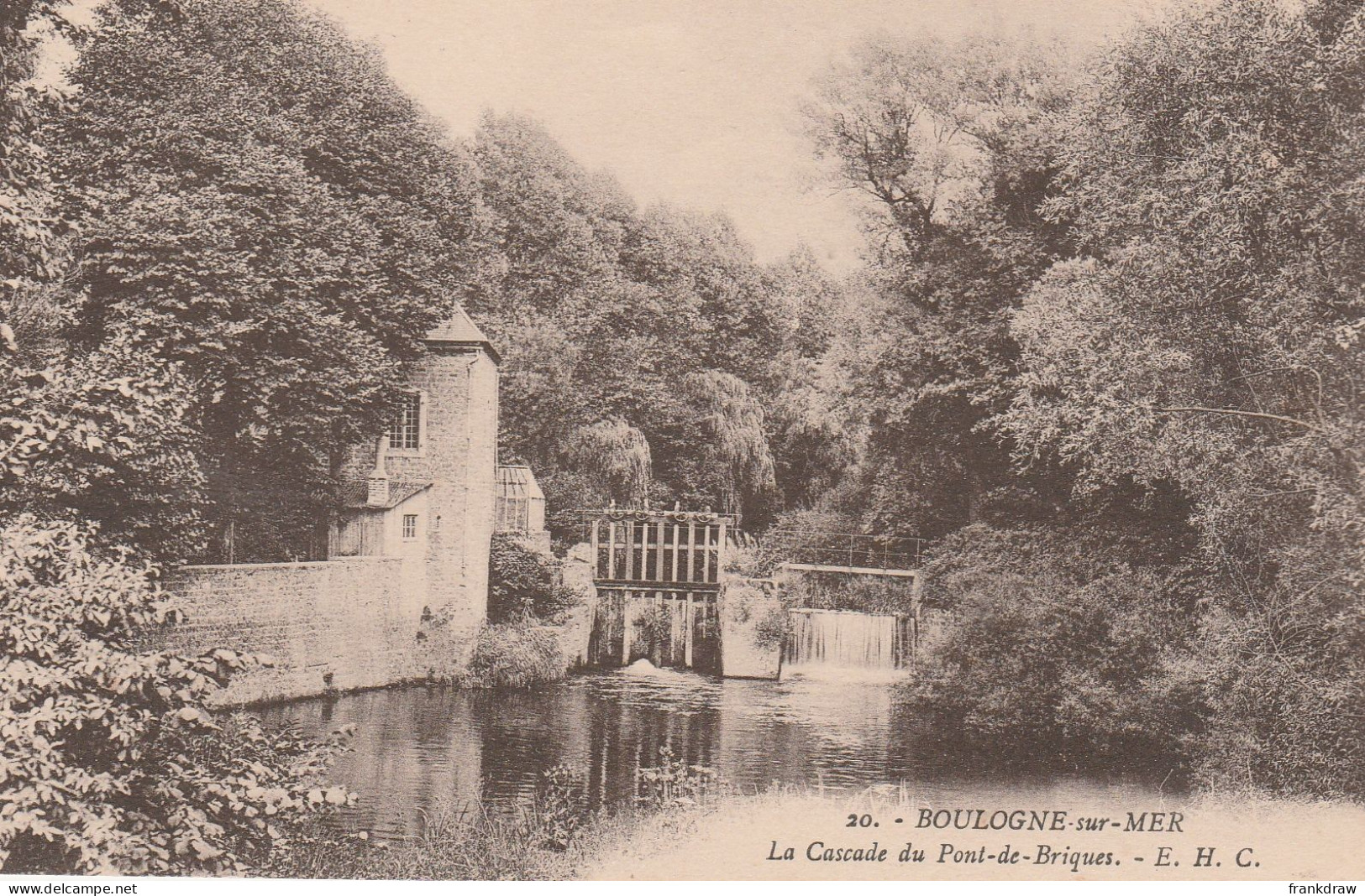 Postcard - Boulogne - Sur - Mer  - La Cascade Du Pont - De - Briques, E.H.C - Card No.20 - Very Good - Non Classés