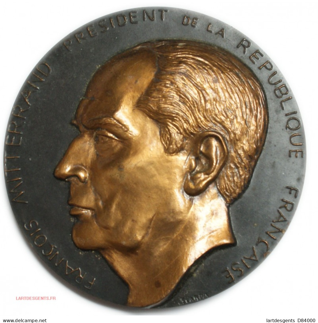 Medaille Bronze F. Mittérrand Signé Ricardo Scarpa, Lartdesgents - Royal / Of Nobility