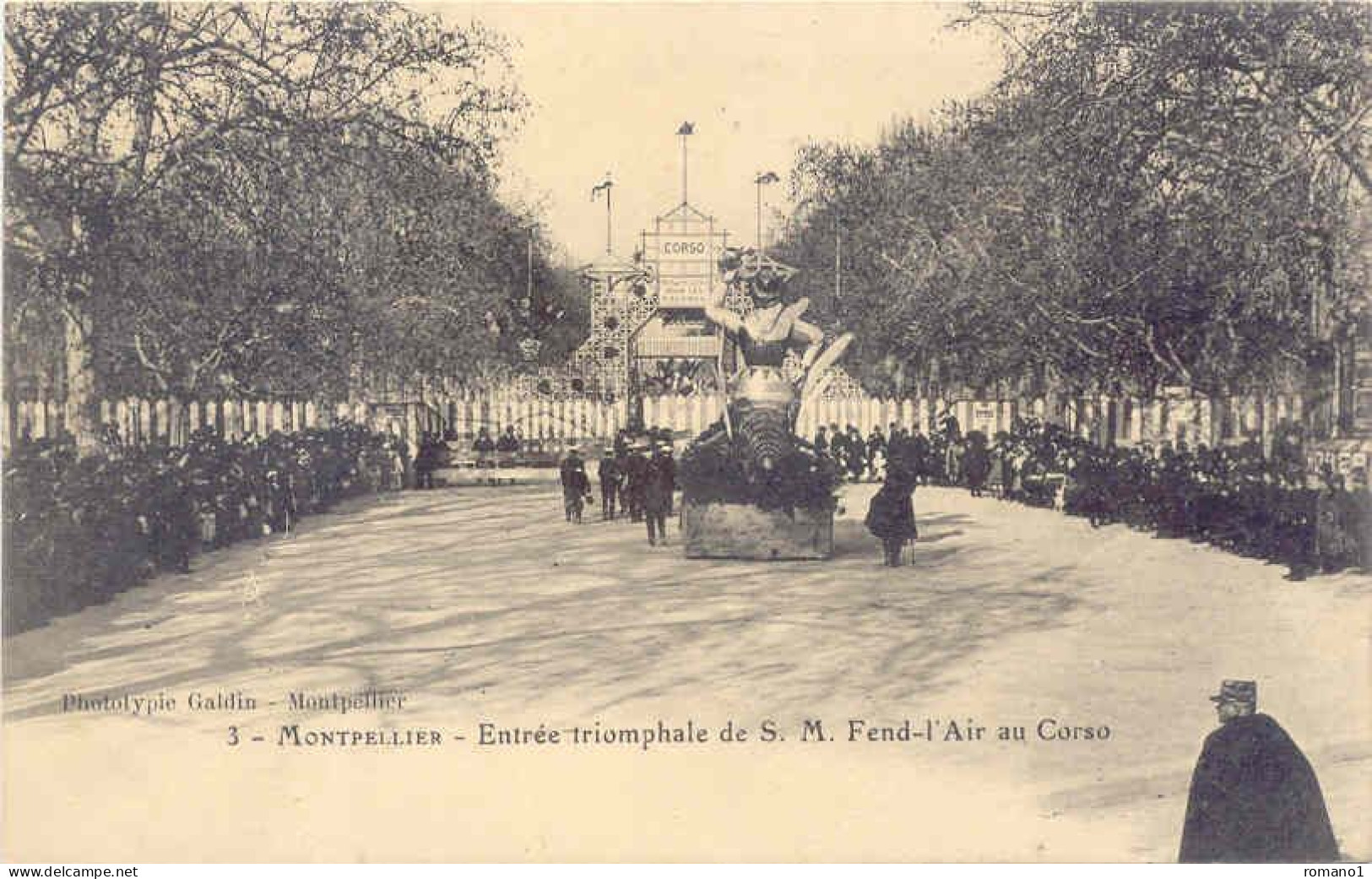 34)  MONTPELLIER -   Entrée    Triomphale De S.M  Fend L'Air Au      Corso  (  Carnaval   ) - Montpellier