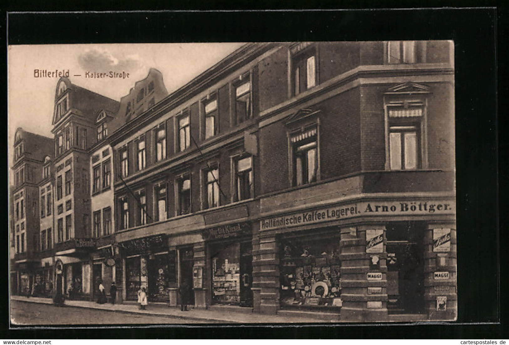 AK Bitterfeld, Kaiser-Strasse Mit Kaffee Lagerei Arno Böttger  - Bitterfeld