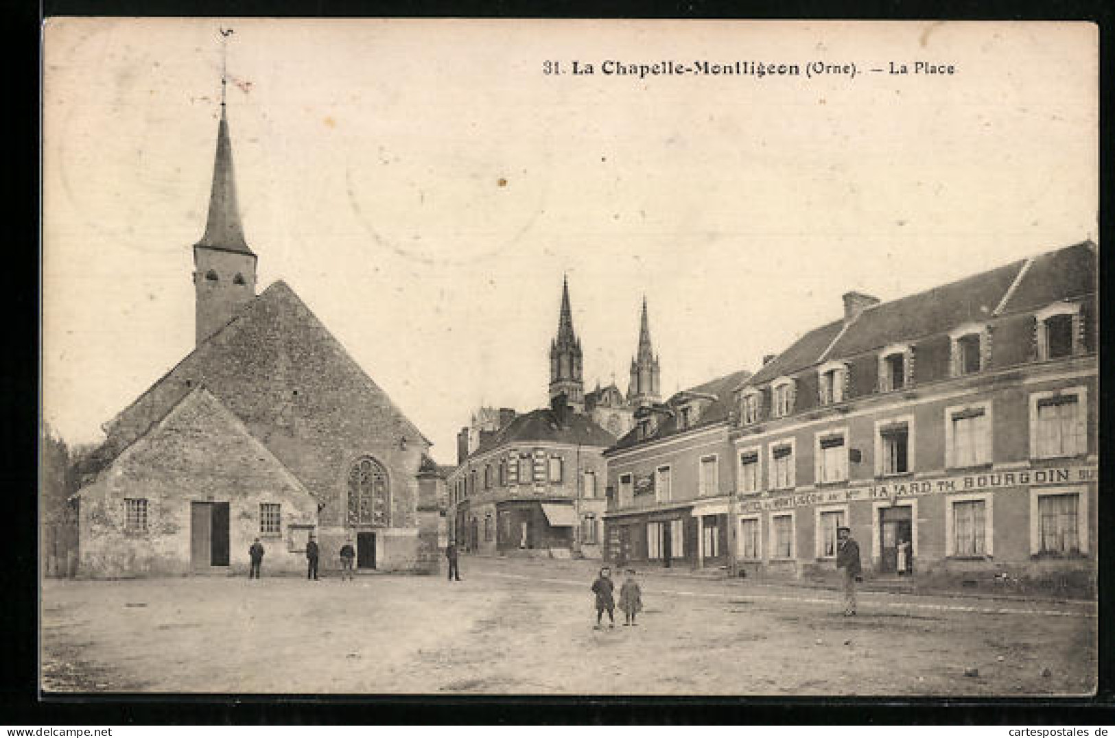 CPA La Chapelle-Montligeon, La Place  - Other & Unclassified