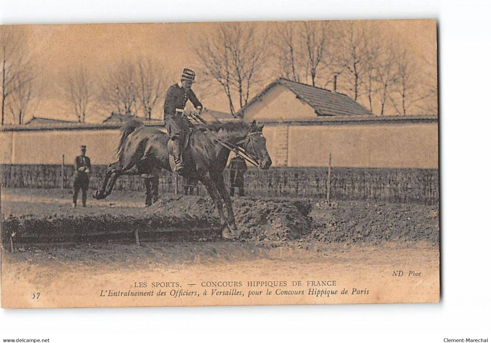 Les Sports - Concours Hippiques De France - L'Entrainement Des Officiers, à VERSAILLES - Très Bon état - Versailles