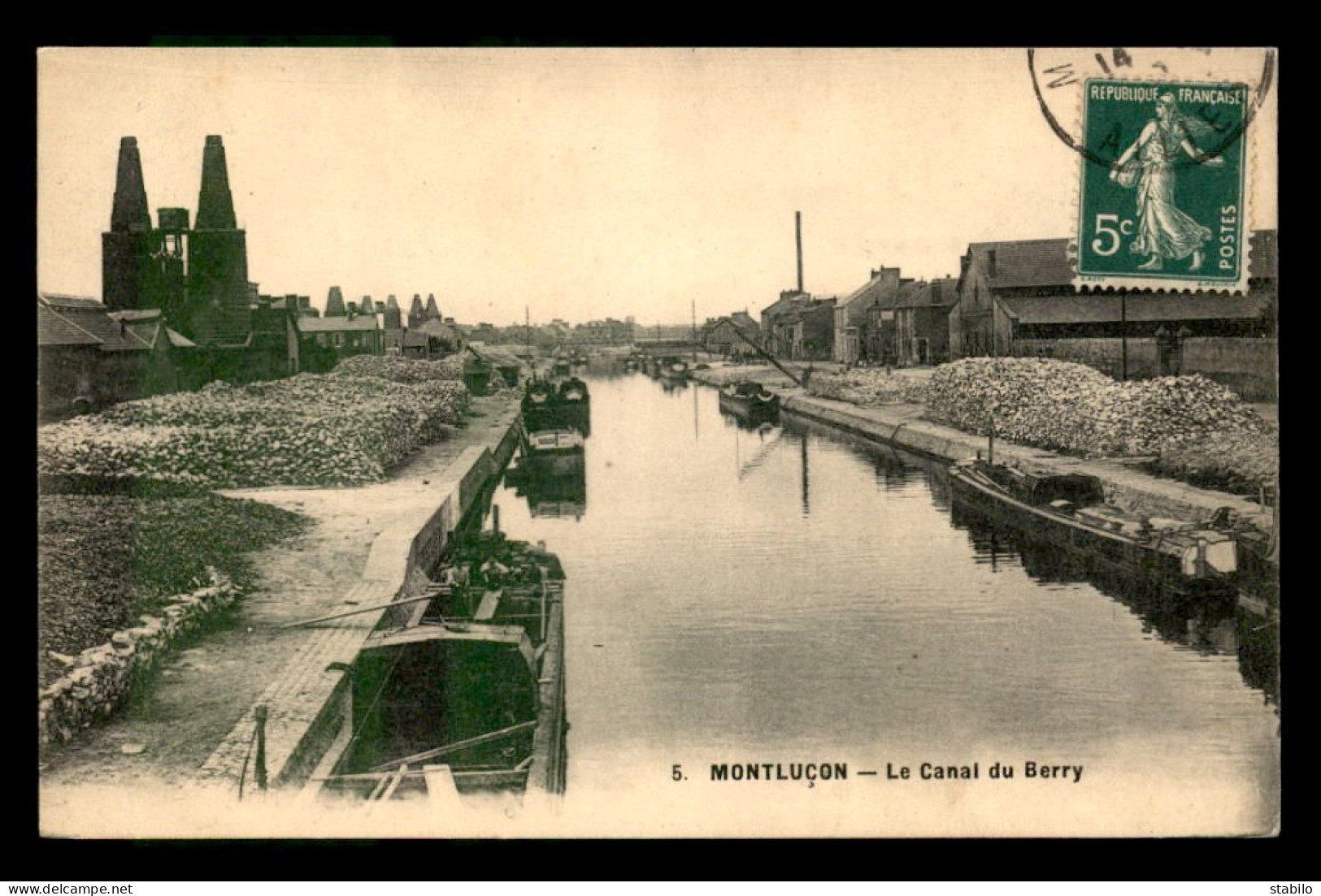 03 - MONTLUCON - LES FOURS A CHAUX AU BORD DU CANAL DU BERRY - PENICHE - Montlucon