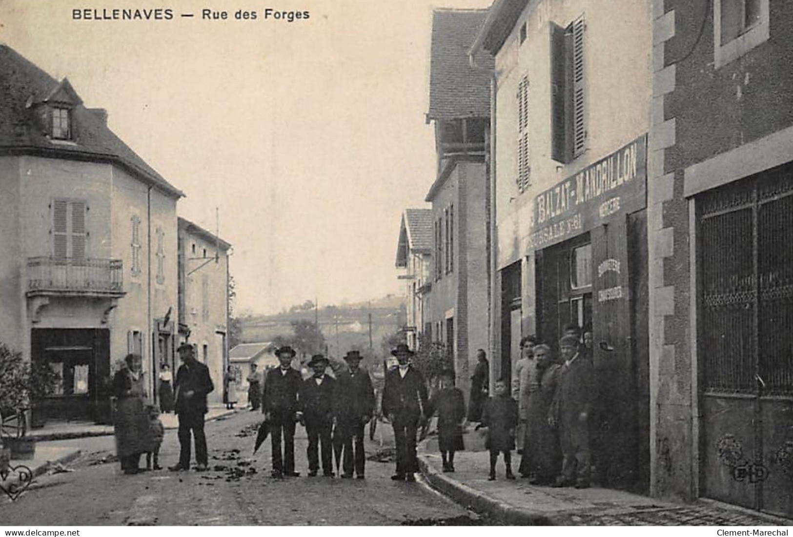 BELLENAVES : Rue Des Forges - Tres Bon Etat - Other & Unclassified