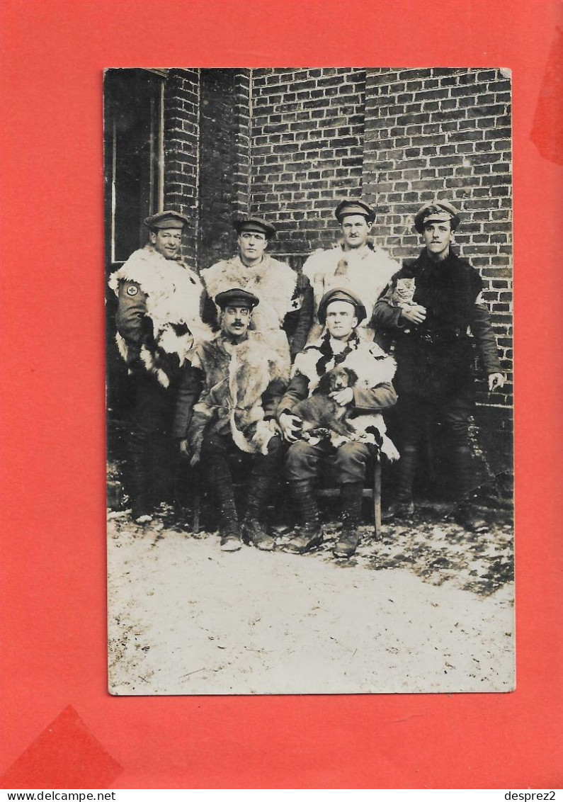 MILITARIA Carte Photo Animée Groupe Avec Dossard CROIX ROUGE - Autres & Non Classés