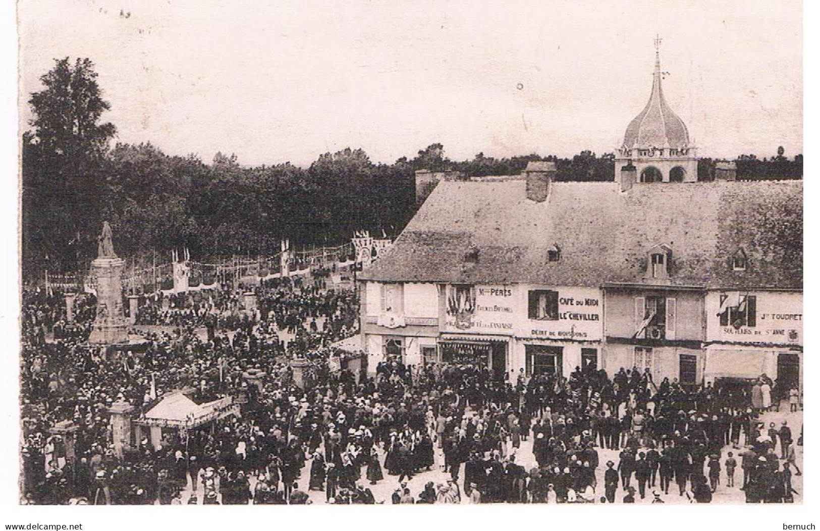 CPA STE ANNE D AURAY Place De La  Basilique Pelerinage - Sainte Anne D'Auray