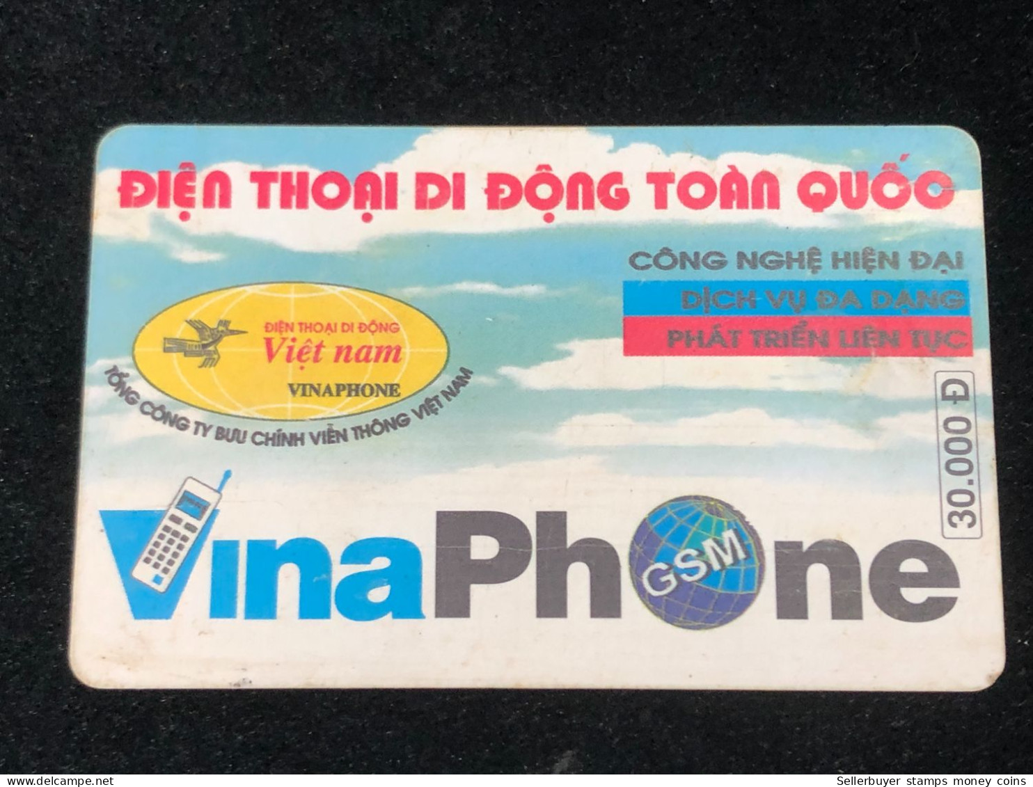 Vietnam This Is A Vietnamese Cardphone Card From 2001 And 2005(vina Phone- 30 000dong)-1pcs - Viêt-Nam