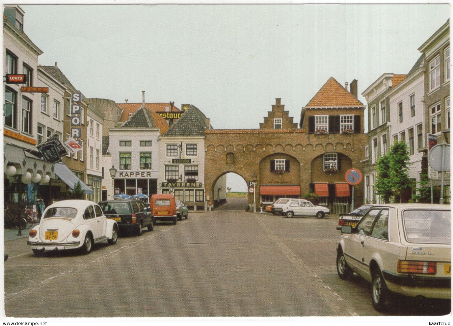 Zaltbommel: FORD ESCORT L, VW 1300 KÄFER/COX, VOLVO 760 ESTATE, RENAULT 4 COMBI - Walterpoort - (Holland) - PKW