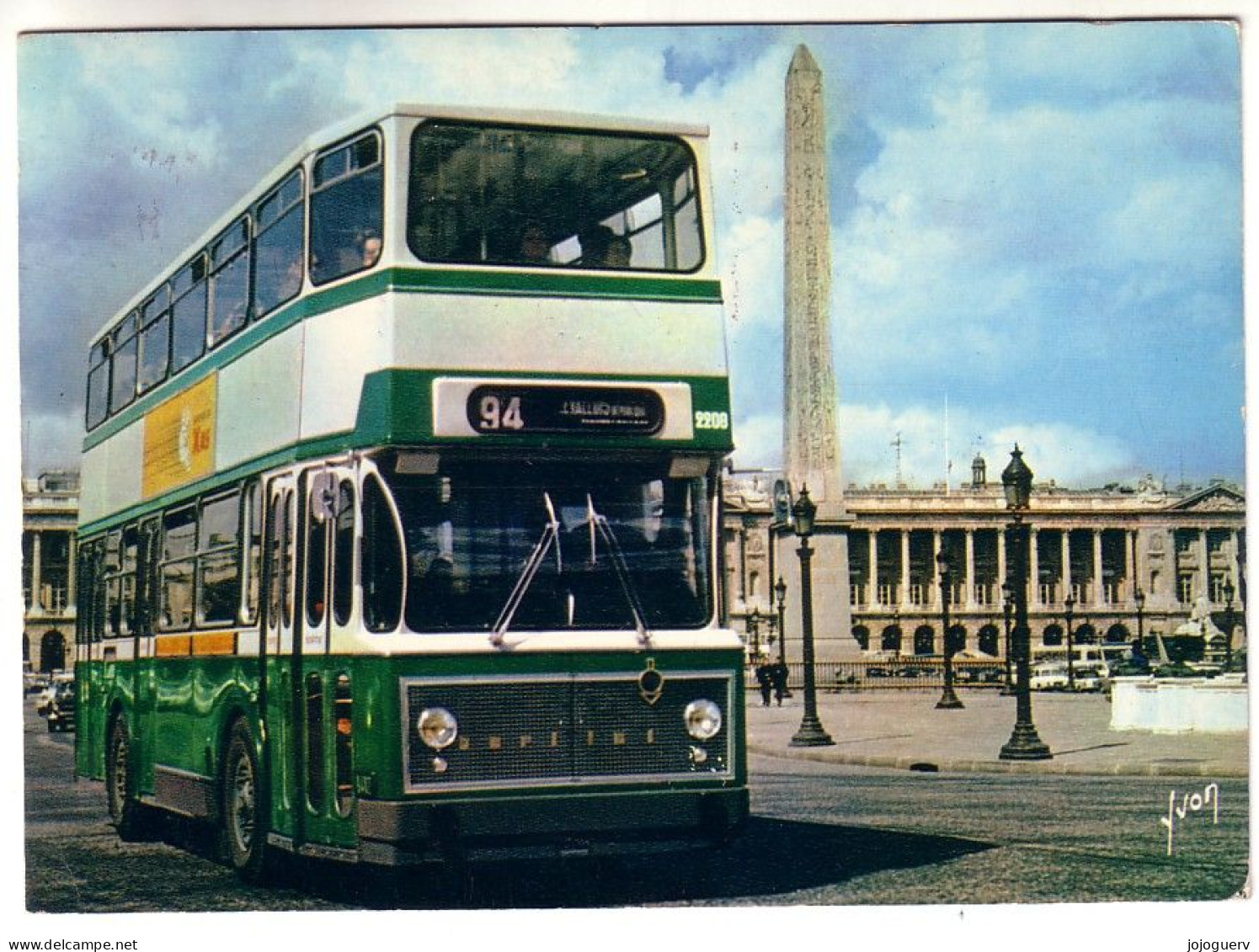 Paris Place De La Concorde Et L'un Des Autobus Berliet  à Impérial ( En Gros Plan , Timbrée En 1969 - Plätze