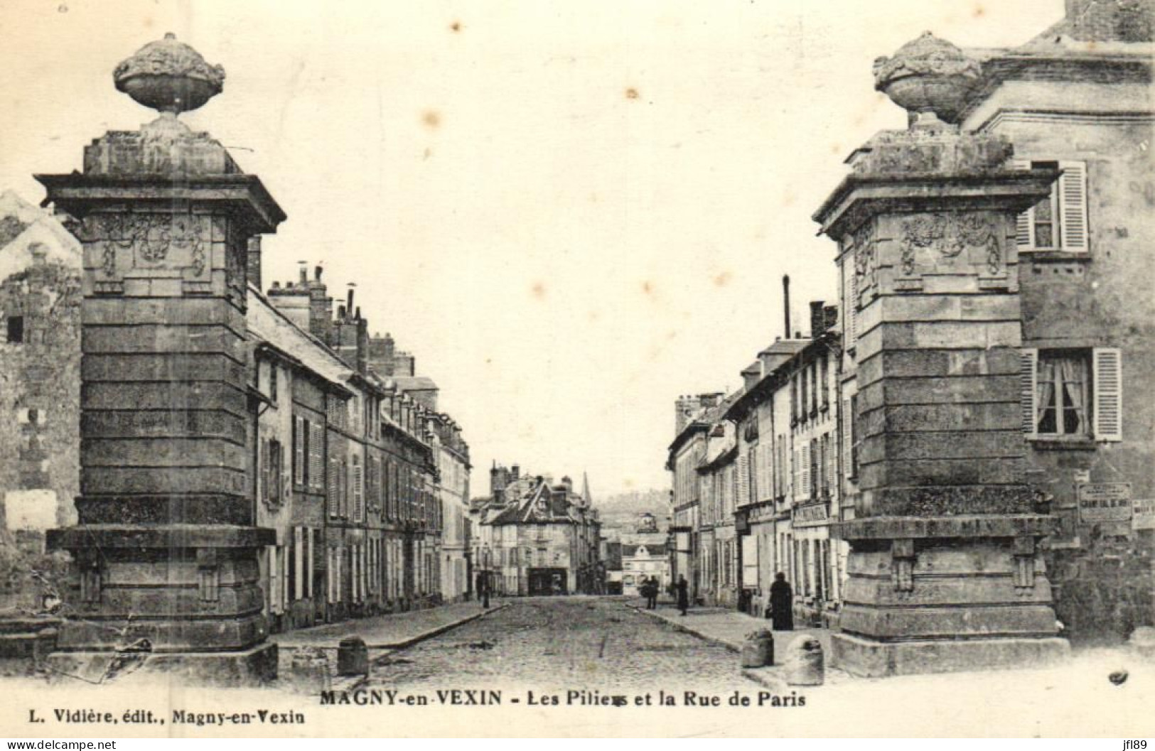 France > [95] Val D'Oise > Magny En Vexin - Les Piliers Et La Rue De Paris - 15160 - Magny En Vexin