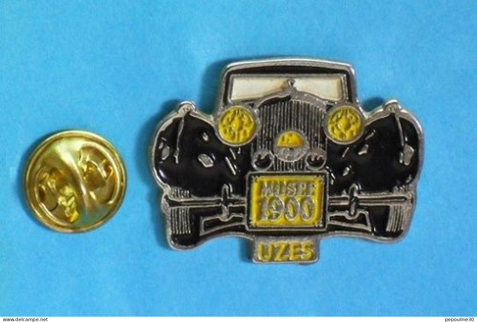 PIN'S //   ** UZÈS / MUSÉE 1900 / VOITURES ANCIENNES ** - Otros & Sin Clasificación