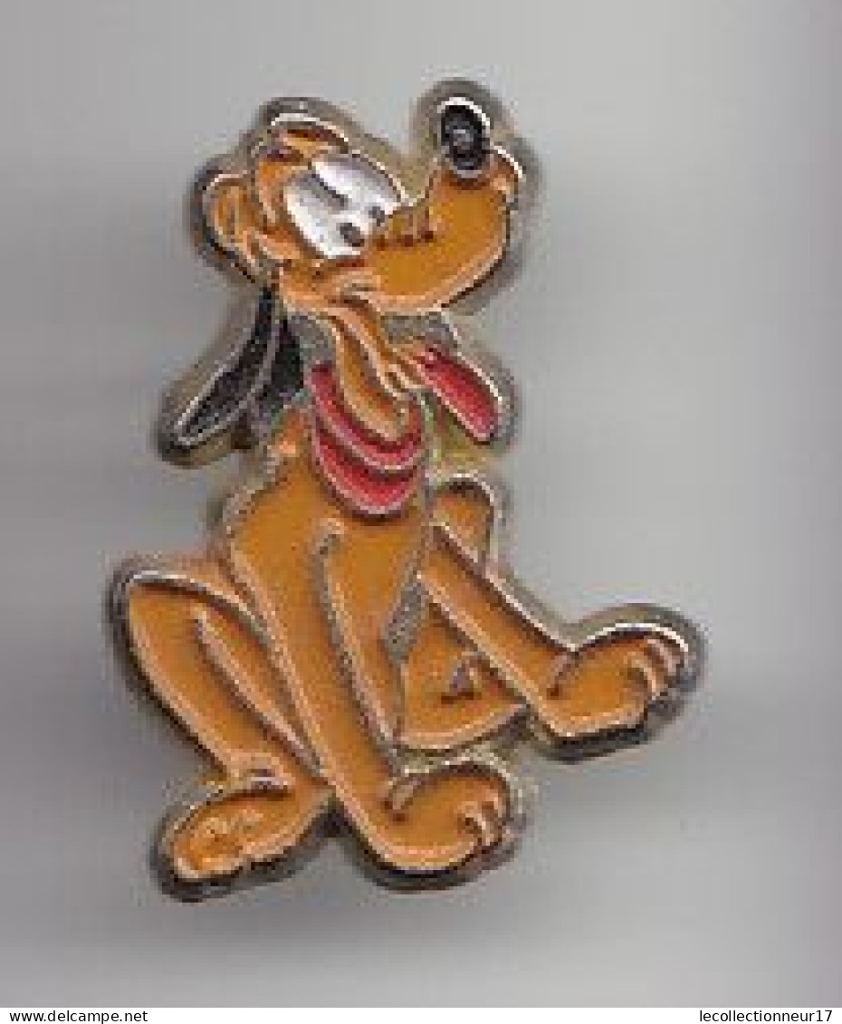 Pin's Pluto Le Chien Réf 2072 - Disney