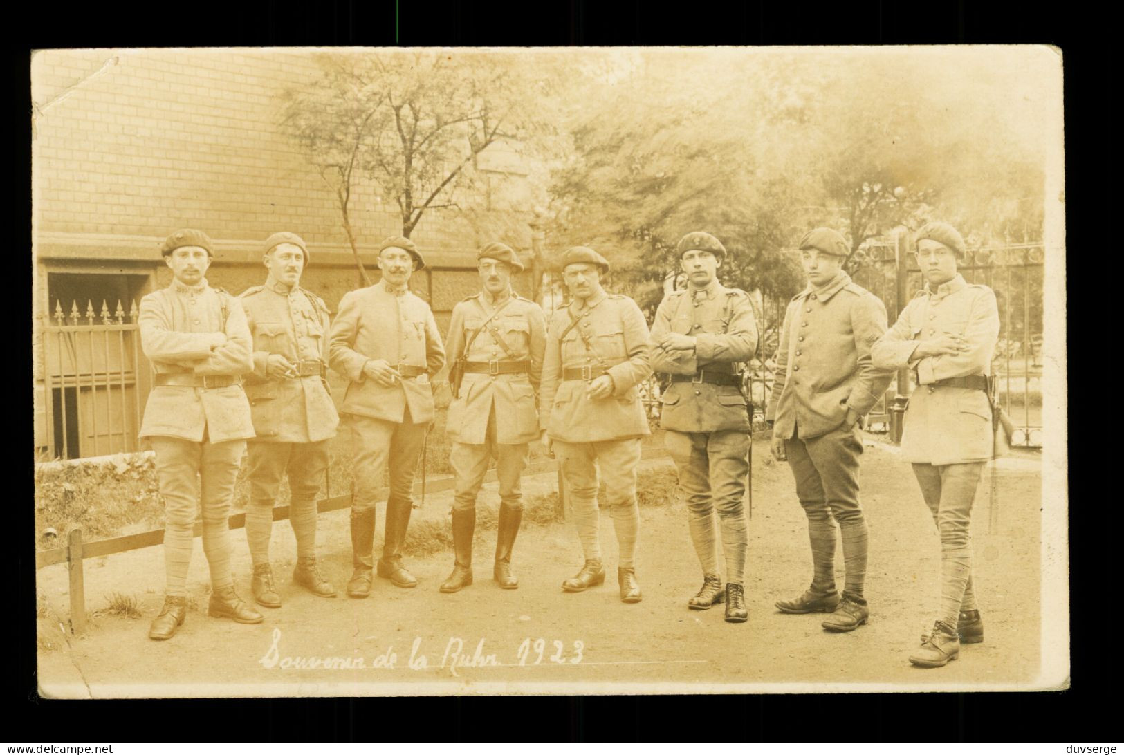 Carte Photo  Soldats Français Du 13eme Regiment à Bochum Rhur Allemagne 1923 ( Format 9cm X 14cm ) Legers Plis D' Angle - Regiments