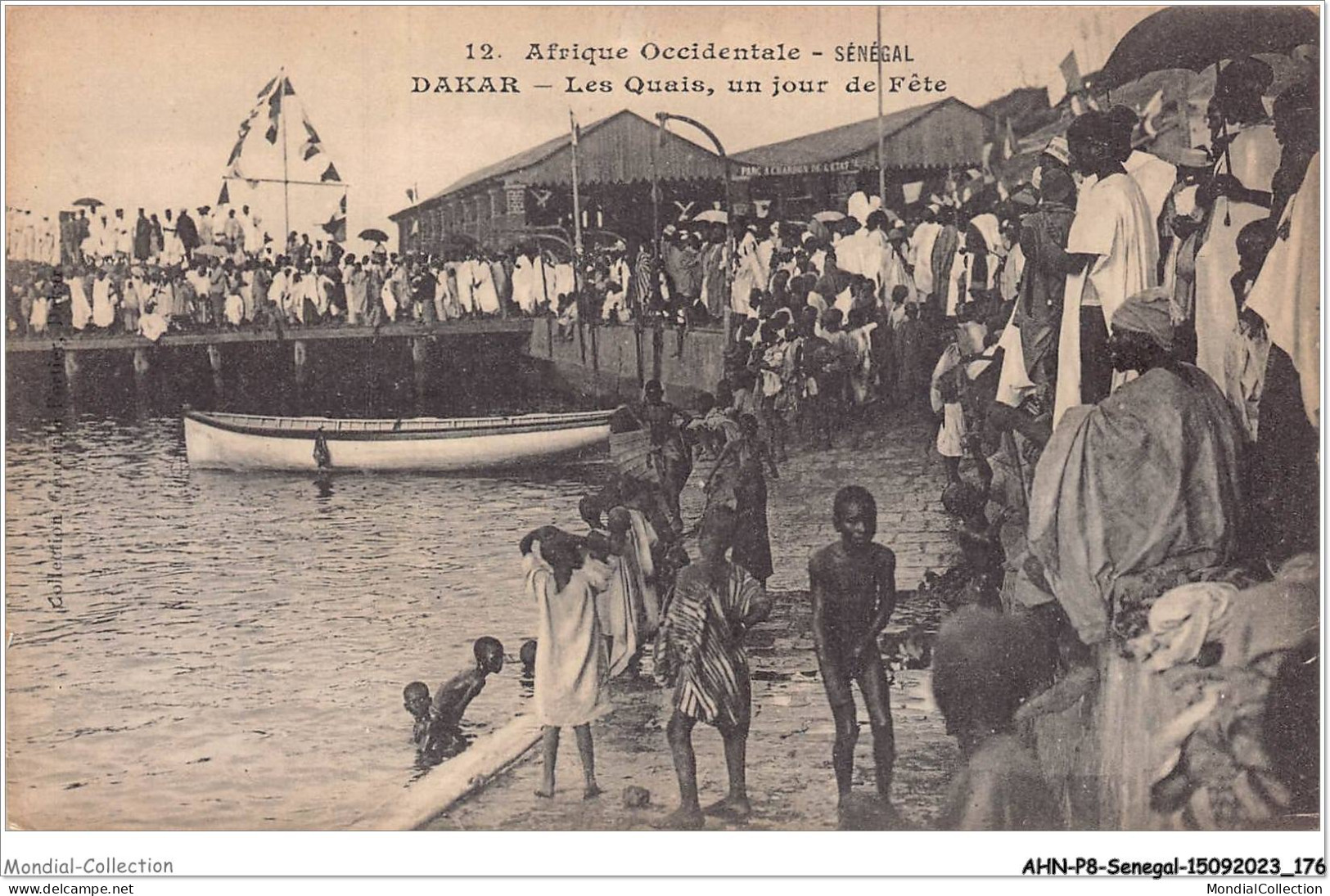 AHNP8-0945 - AFRIQUE - SENEGAL - DAKAR - Les Quais - Un Jour De Fête - Senegal