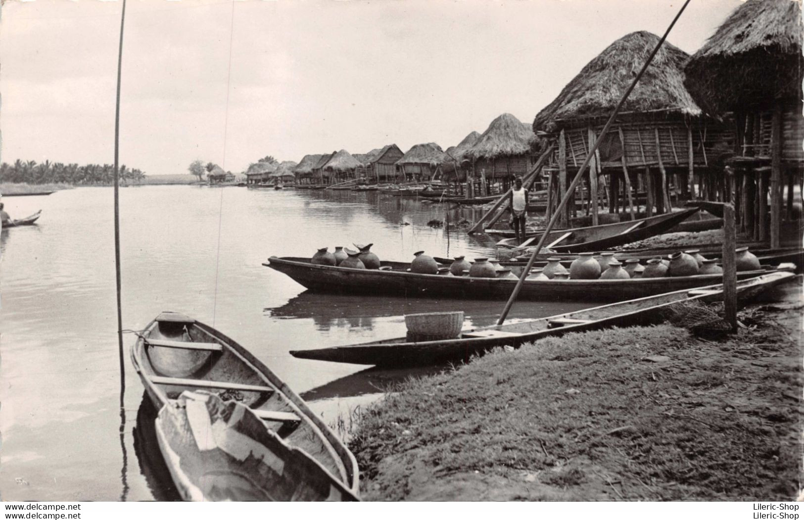 CONGO - Village Au Bord De L'eau - Pirogue Transportant Des Jarres - Cpsm PF ( ͡♥ ͜ʖ ͡♥) ♥ - Sonstige & Ohne Zuordnung