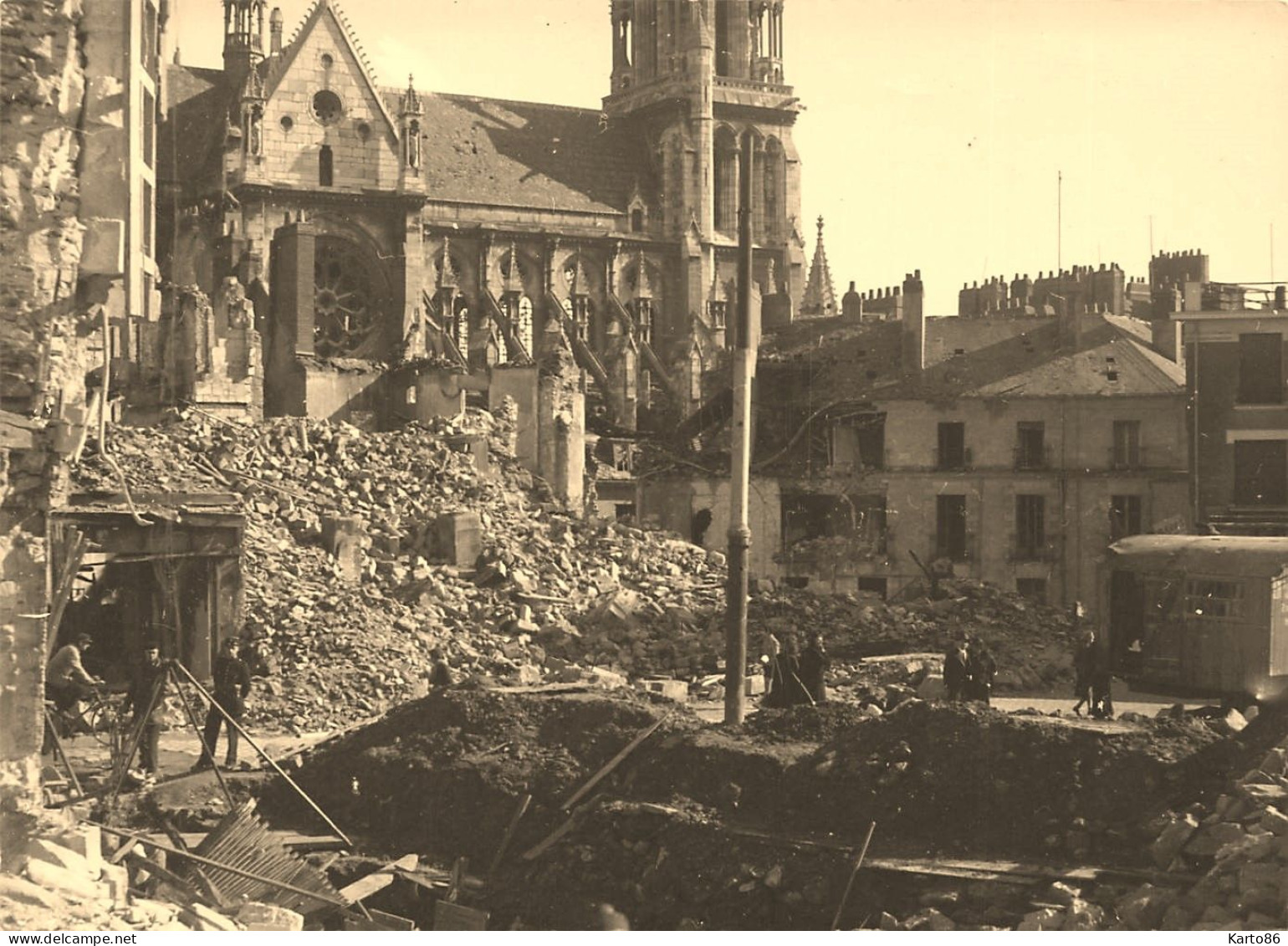 Nantes * WW2 * 2 Photos Anciennes * Quartier St Nicolas , église & Charcuterie MARGUIS * Bombardements * 18x13cm - Nantes
