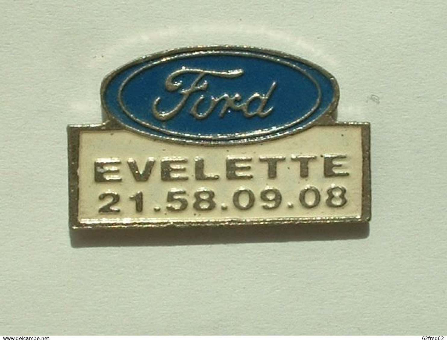 Pin's FORD - EVELETTE - Ford