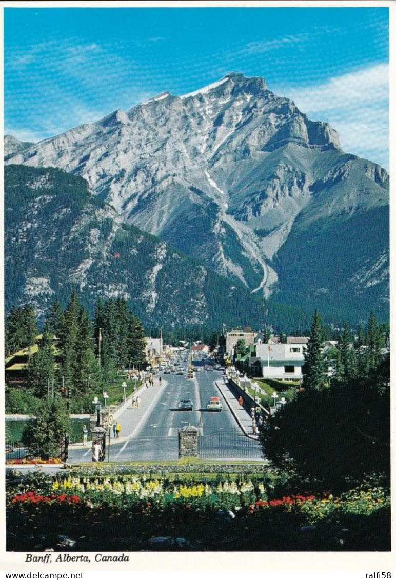 1 AK Kanada Alberta * Banff And Cascade Mountain - Banff Avenue Im Banff-Nationalpark, 1885 Gegründet - 1984 UNESCO Erbe - Banff