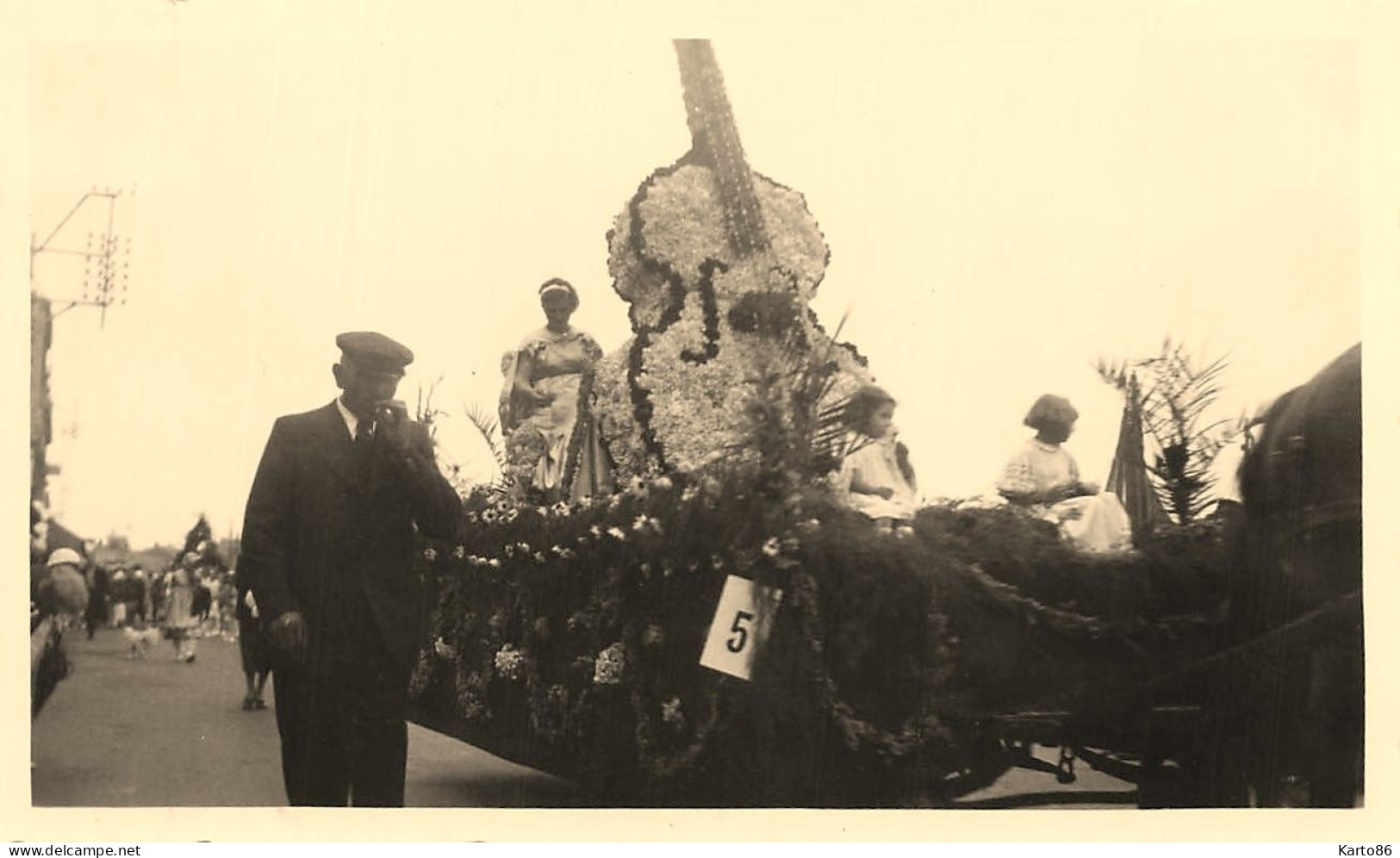 les sables d'olonne * RARE 9 photos après guerre 39/45 war WW2 * chars de la mi carême ou cavalcade , les reines