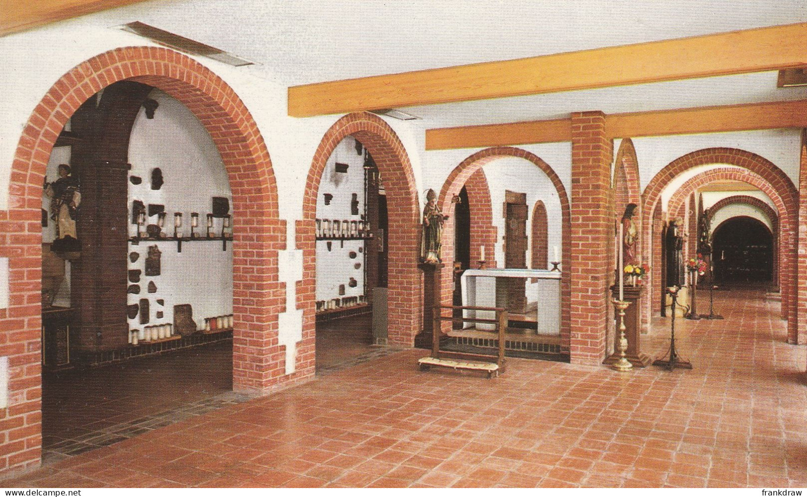 Postcard - Jubilee Cloister - Shrine Of Our Lady Of Walsingham - Card No.r3461  - Very Good - Unclassified