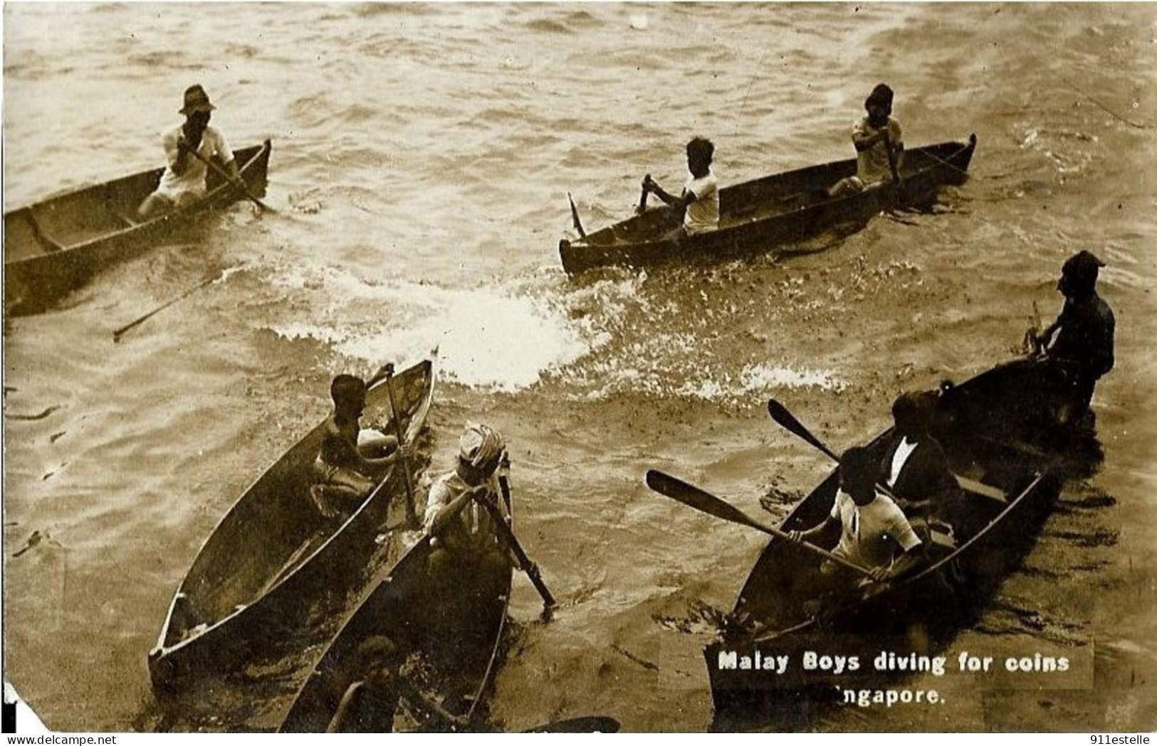 MALAY  BOYS  DIVING FOR  COINS  SINGAPORE  ( état ) - Singapore