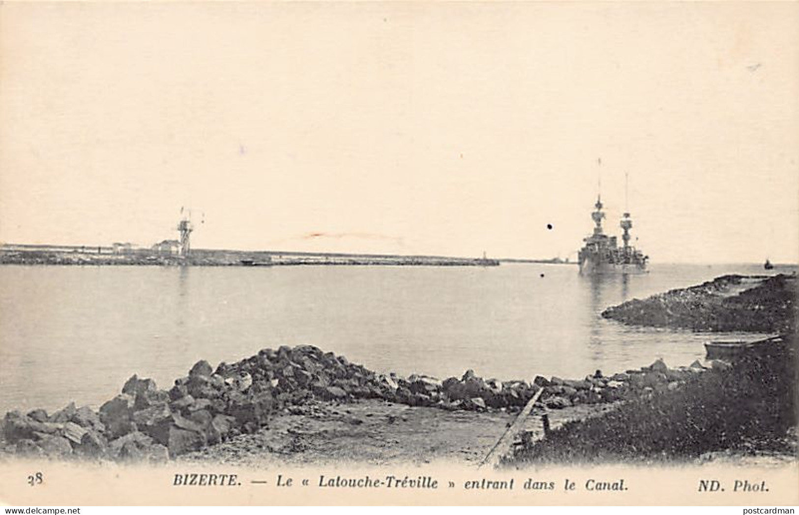 Tunisie - BIZERTE - Le Latouche-Tréville Entrant Dans Le Canal - Ed. ND Phot. Ne - Tunesien