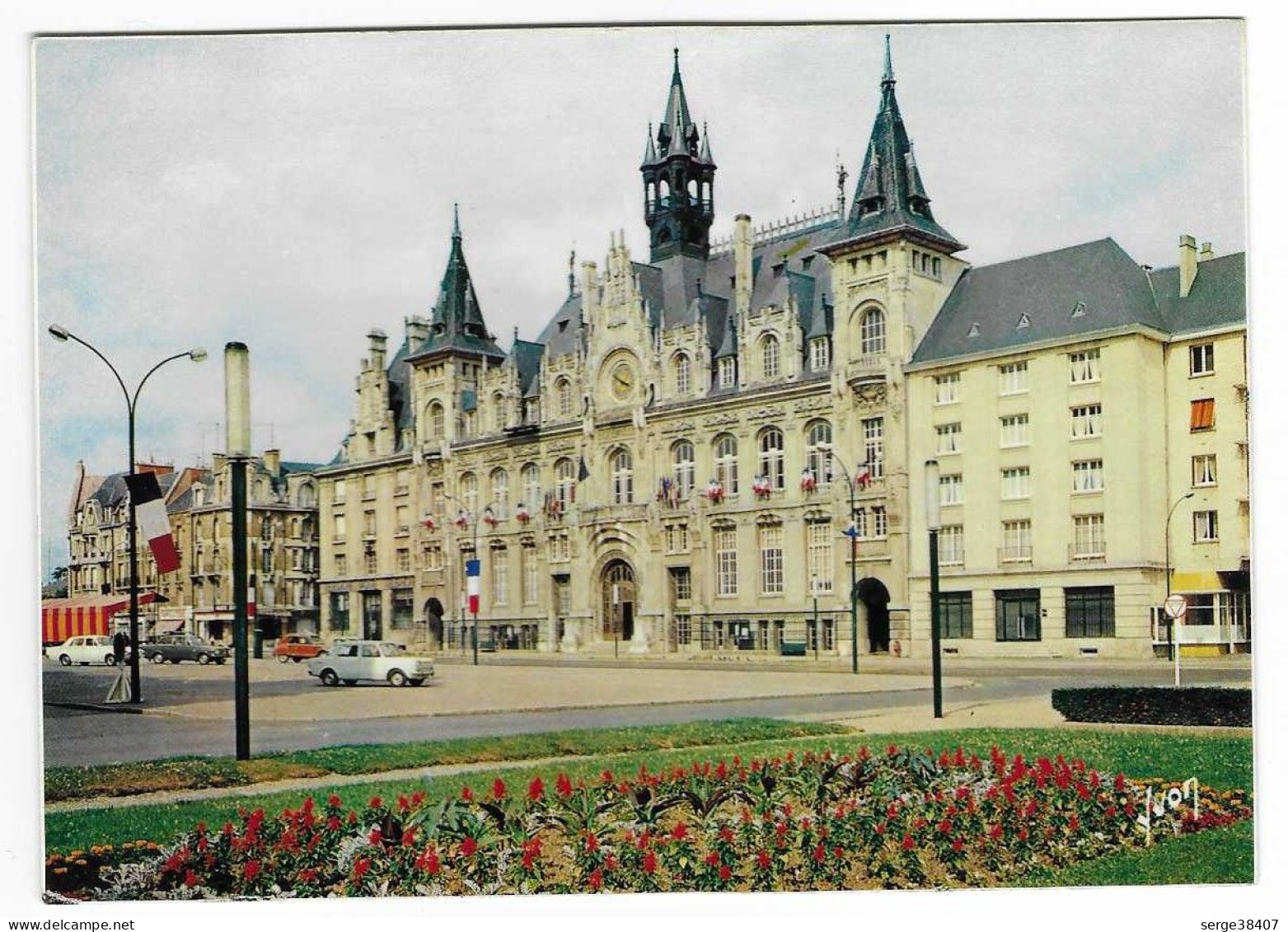 Charleville Mezieres - 1977 - Simca 1000 - Hôtel De Ville - N°1810  # 5-24/15 - Charleville