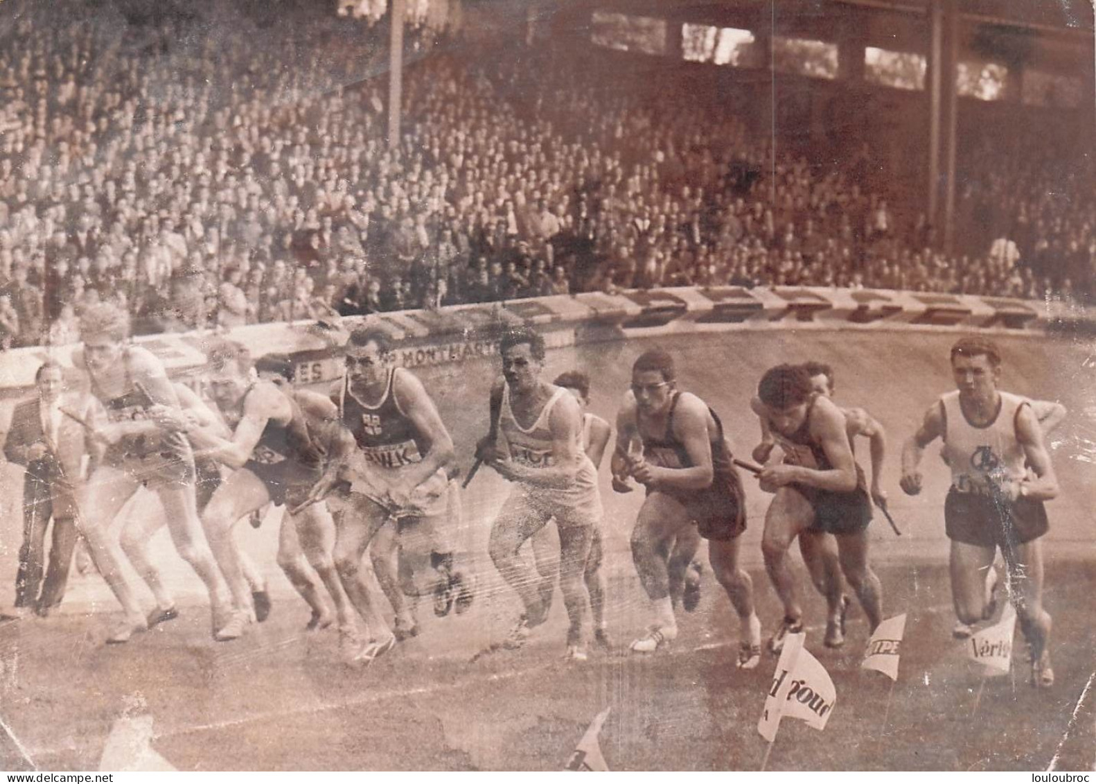 ATHLETISME 04/1957 LE STADE FRANCAIS REMPORTE LE 19e RELAIS A TRAVERS PARIS  PHOTO 18 X 13 CM - Sports