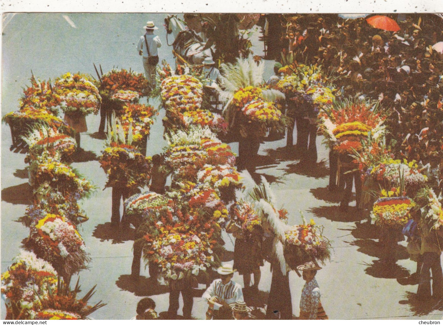 COLOMBIE. MEDELLIN (ENVOYE DE).." EL TRADICIONAL DES FILE DE SILLETEROS " .ANNEE 1980 + TEXTE + TIMBRE - Colombia