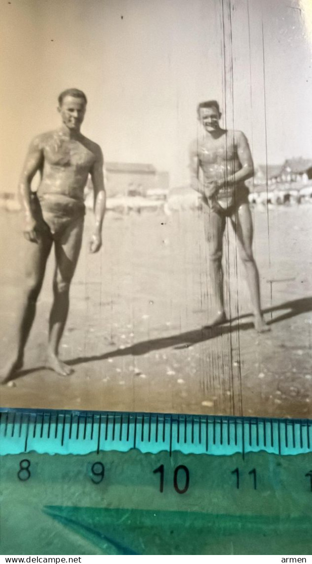 REAL PHOTO Pin Up Plage Jeunes Hommes Torse Nu  MUSCLES - Pin-Ups