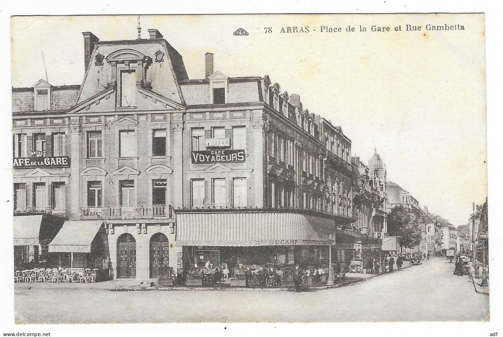 CPA ARRAS, PLACE DE LA GARE ET RUE GAMBETTA, HOTEL CAFE DE LA GARE, HOTEL CAFE DES VOYAGEURS, PAS DE CALAIS 62 - Arras