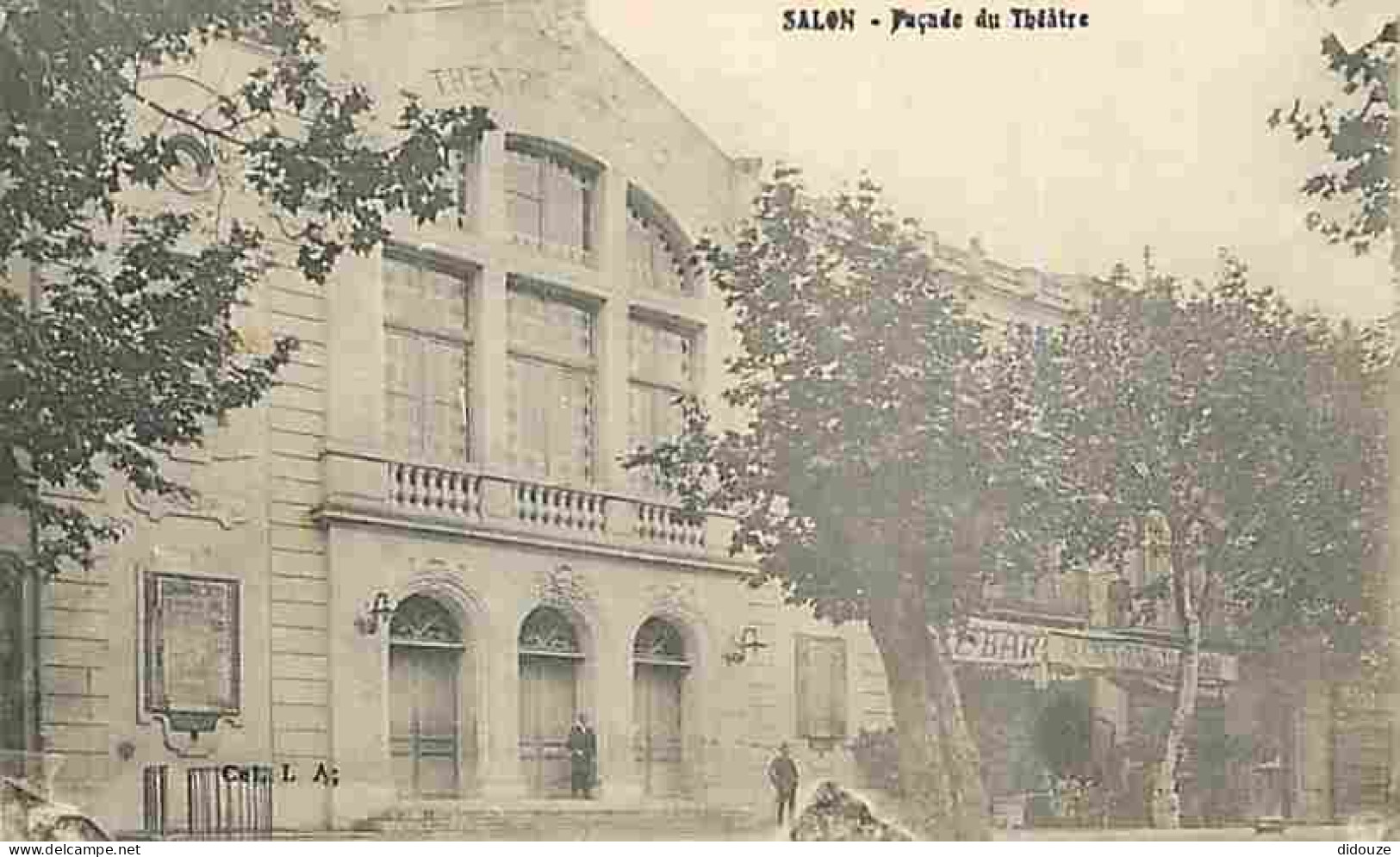 13 - Salon De Provence - Façade Du Théatre - Animée - CPA - Voir Scans Recto-Verso - Salon De Provence