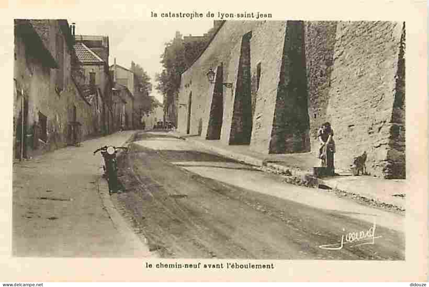 69 - Lyon - Catastrophe De Lyon St Jean - Le Chemin Neuf Avant L'éboulement - Animée - Motos -  CPA - Voir Scans Recto-V - Autres & Non Classés