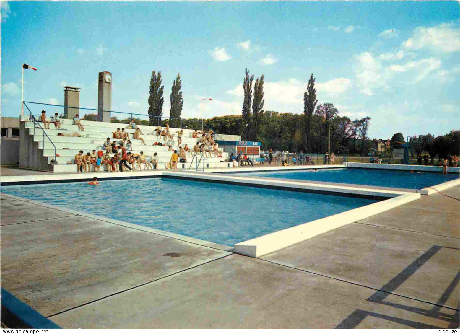 58 - Pougues Les Eaux - La Piscine Municipale - CPM - Voir Scans Recto-Verso - Pougues Les Eaux