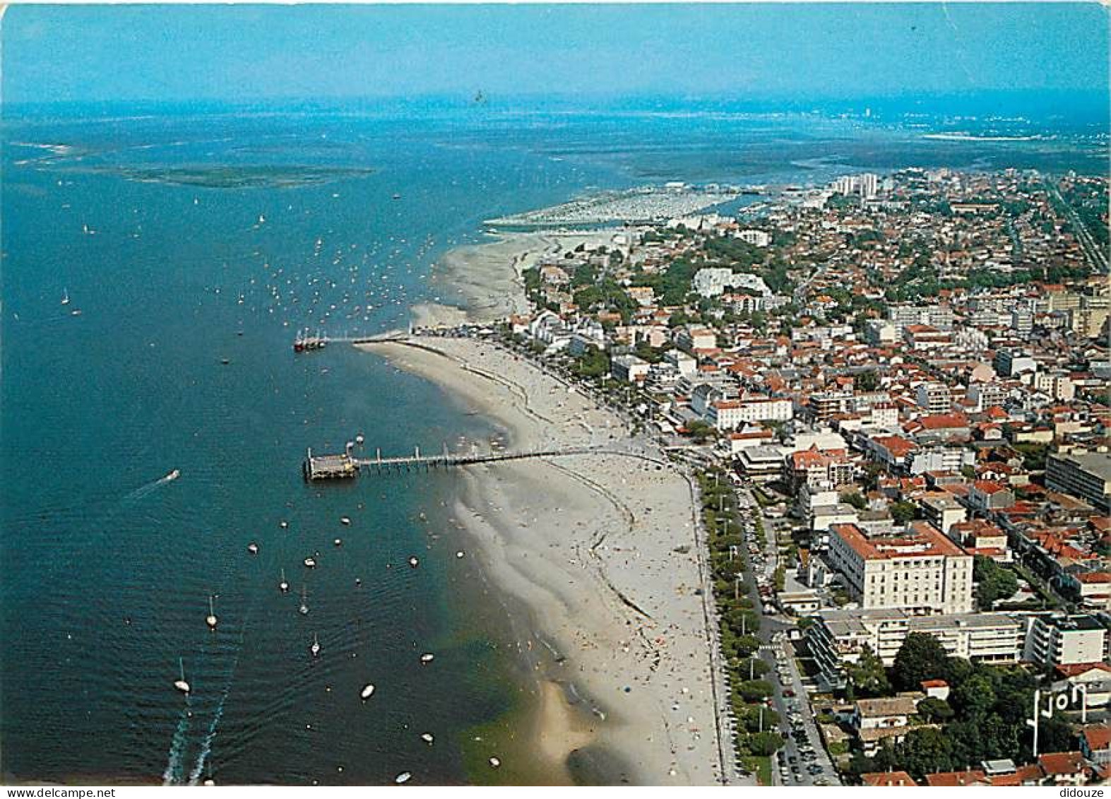 33 - Arcachon - Vue Générale Aérienne - Au Premier Plan, Le Casino Et La Jetée D'Eyrac - CPM - Voir Scans Recto-Verso - Arcachon