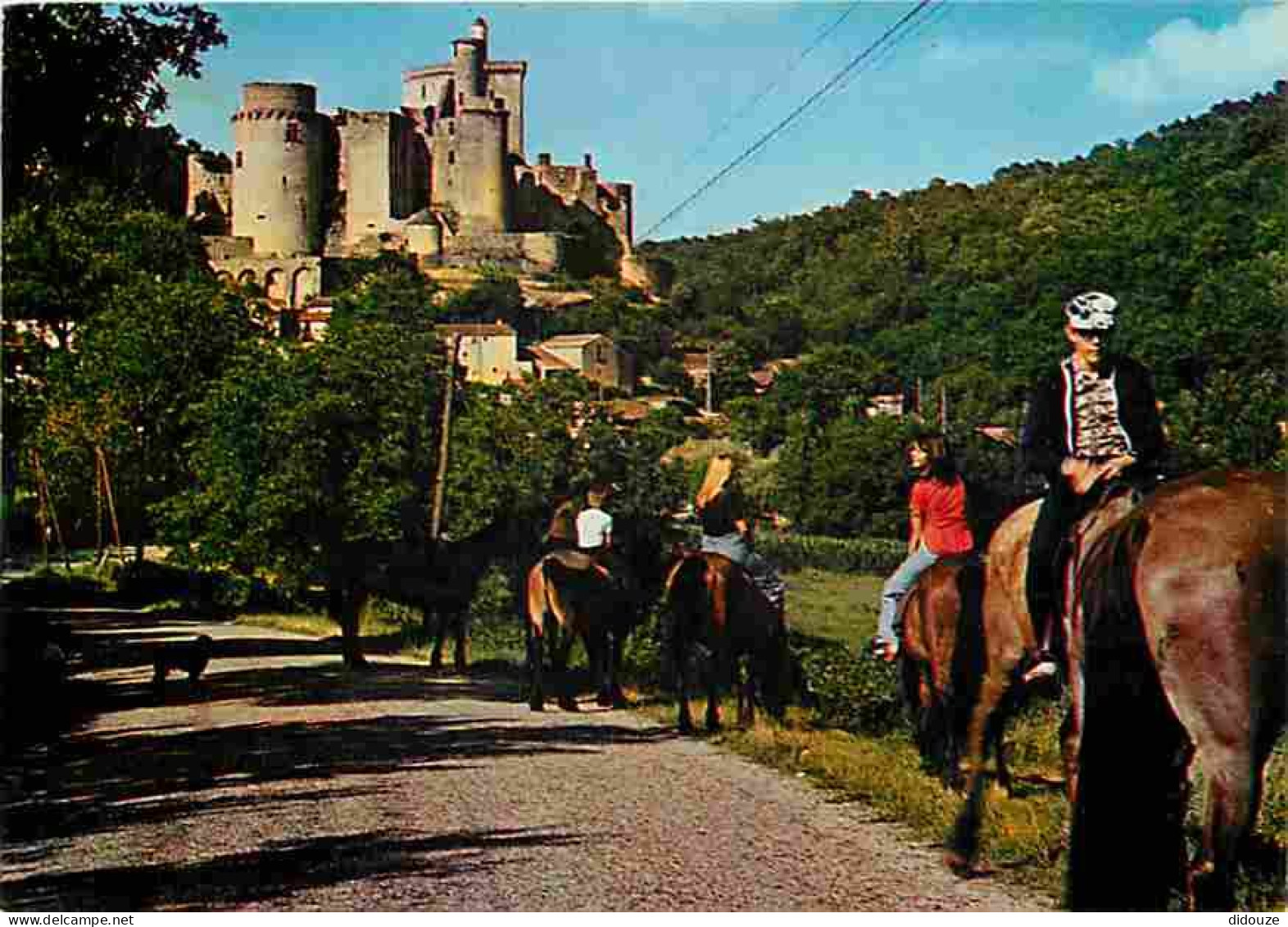 Animaux - Chevaux - Bonaguil - Château Fort - Promenade Equestre - CPM - Voir Scans Recto-Verso - Horses