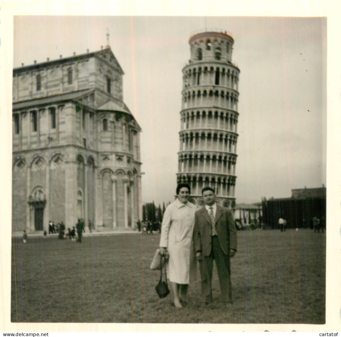 PHOTO Souvenir Devant La Tour De PISE En Mai 1964  - Unclassified