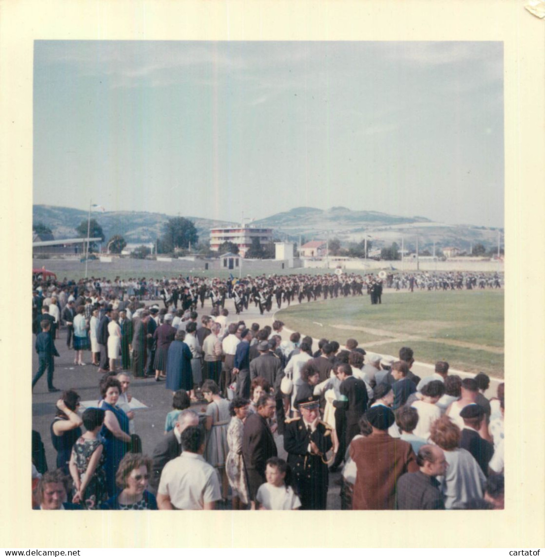 Festival De Musique ISSOIRE 1964 . Défilé .  - Non Classés