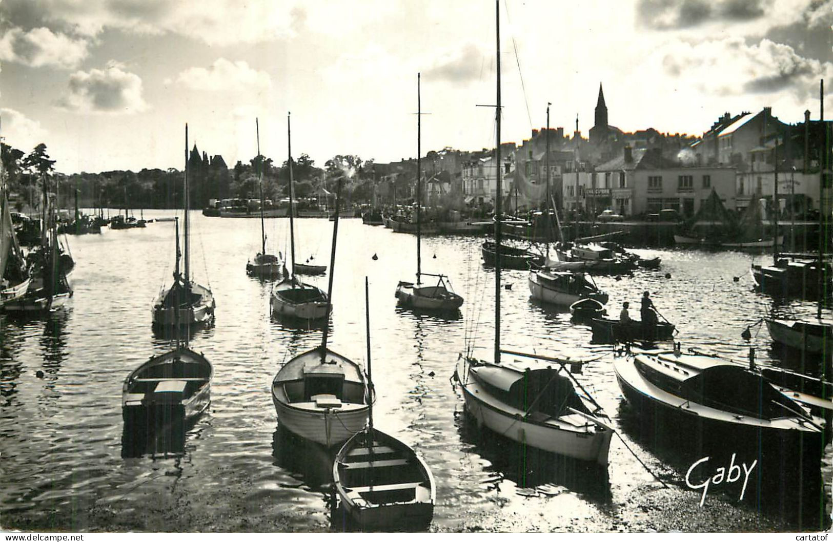 PORNIC .  Le Port Au Soleil Couchant . - Pornic