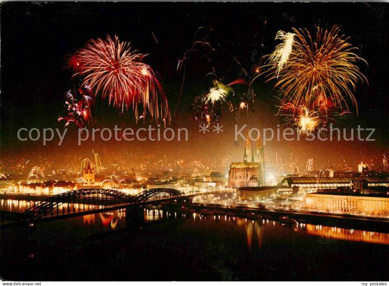 72640855 Budapest Feuerwerk Donau Budapest - Hungary