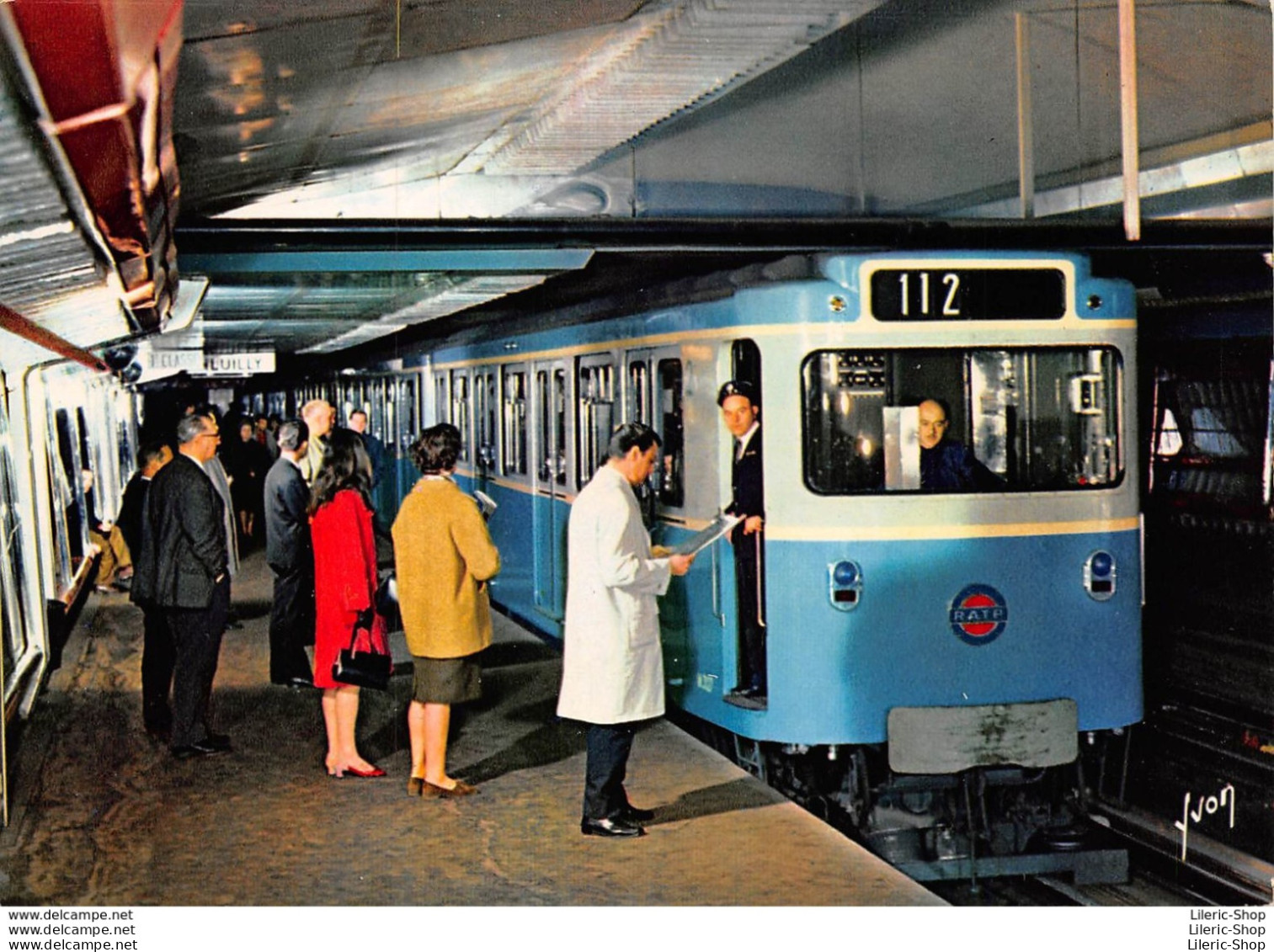 Paris - R.A.T.P.  Métro N°112 - Rame Sur Pneumatiques En Station -  Conducteur Et Contrôleur - Éd. Yvon - Metro, Stations