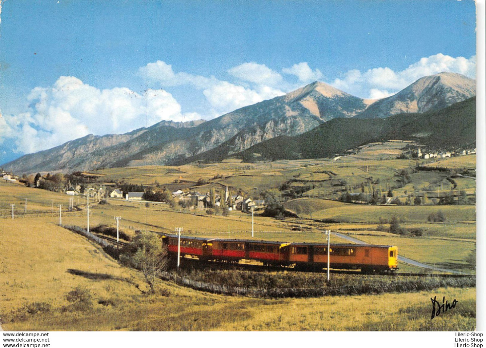 LA CERDAGNE (66) CPSM  1970 - Le Petit Train Jaune - Au Fond, Mont-Louis, La Cabanasse ÉD. Et Cliché P. GOUDIN - Autres & Non Classés