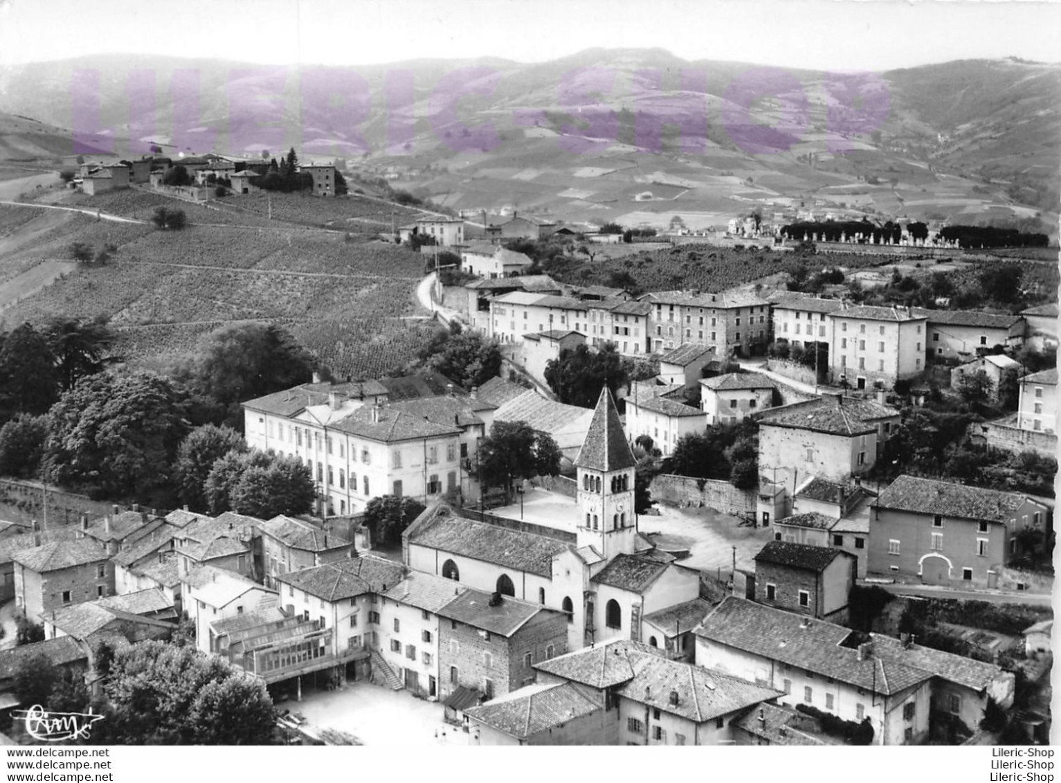 VAUX-en-BEAUJOLAIS (69) CPSM ±1960 - Vue Aérienne -  « Clochemerle »- Quartier De L'église. Éd. COMBIER - Other & Unclassified