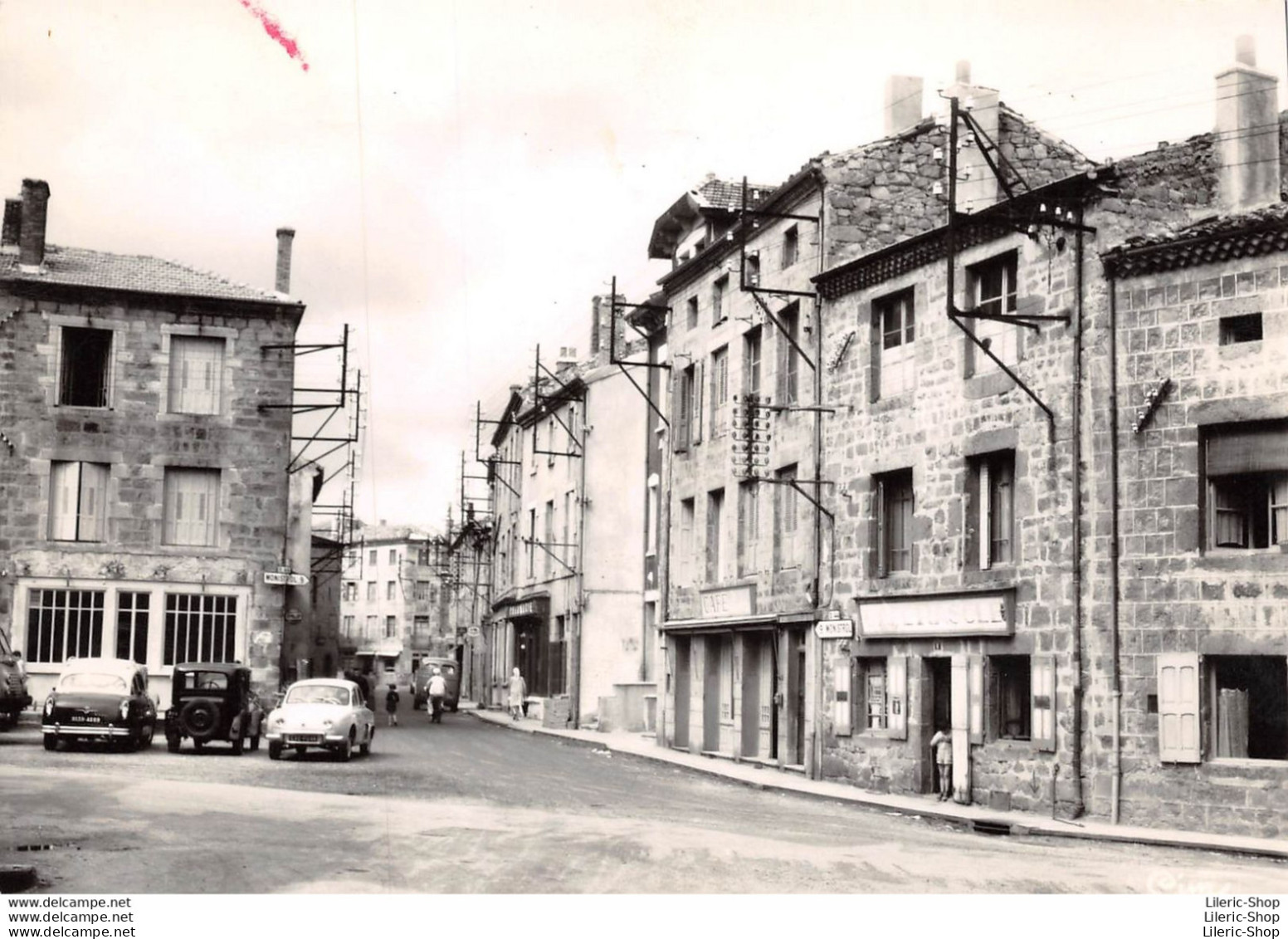 STE-SIGOLÈNE ( 43 ) - CPSM ±1960 - Place Gal Leclerc - Rue Ch. Dupuy - Automobiles .... Dauphine - ÉD. COMBIER - Sonstige & Ohne Zuordnung