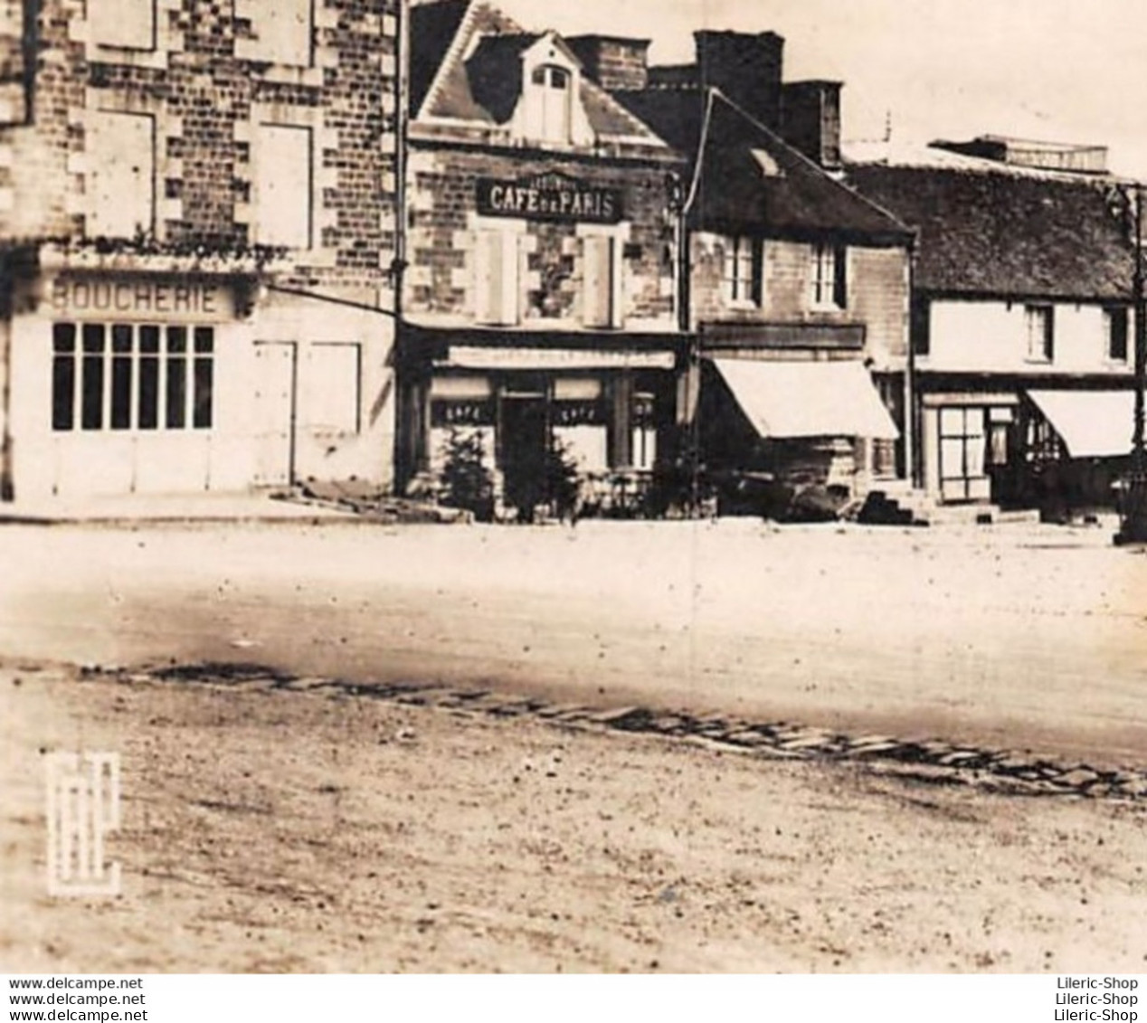 11. BRIOUZE (61) - La Place De L'Eglise - Boucherie - Café De Paris - "Au (Bon Marché" - Monument Aux Morts - CAP - Briouze